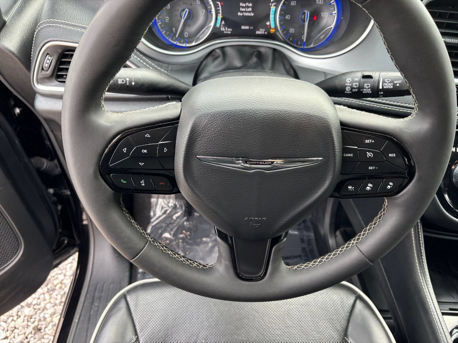 Used 2025 Chrysler Pacifica Limited FWD image 30