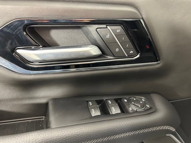 Used 2025 GMC Yukon XL Denali w/ Denali Reserve Package image 23