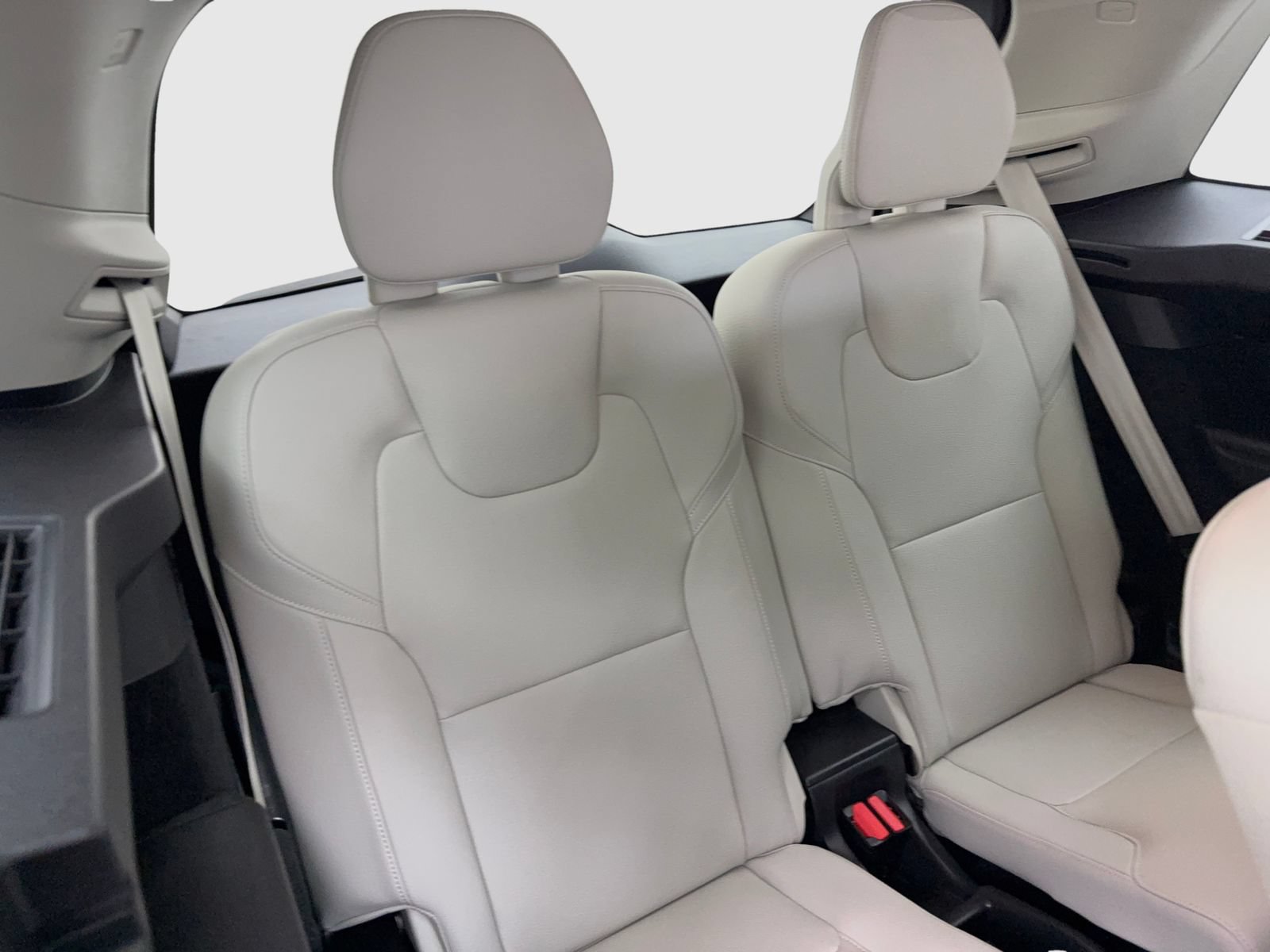 Used 2020 Volvo XC90 T5 Momentum w/ Protection Package Premier FWD image 48