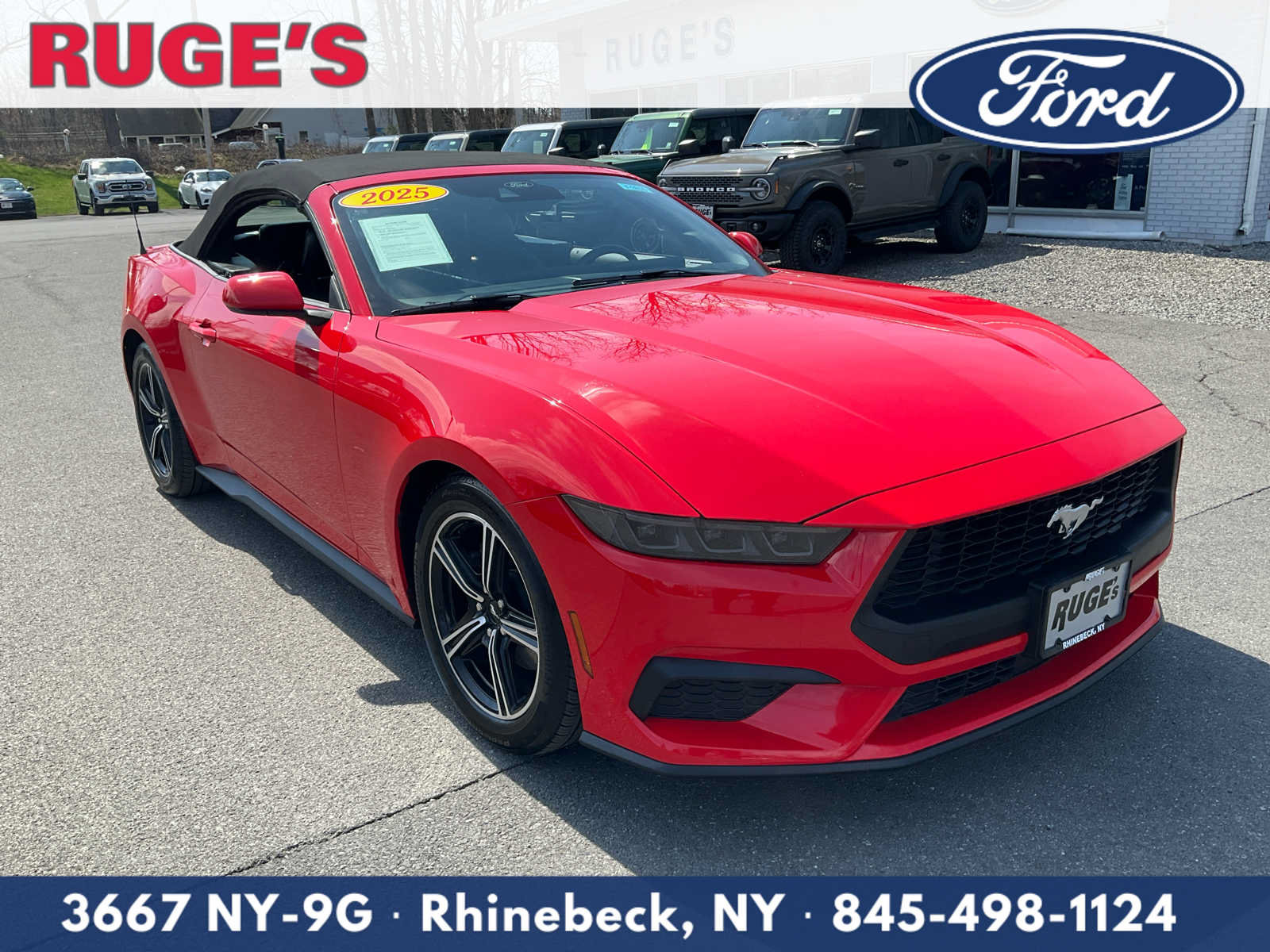 Used 2025 Ford Mustang Premium RWD image 3
