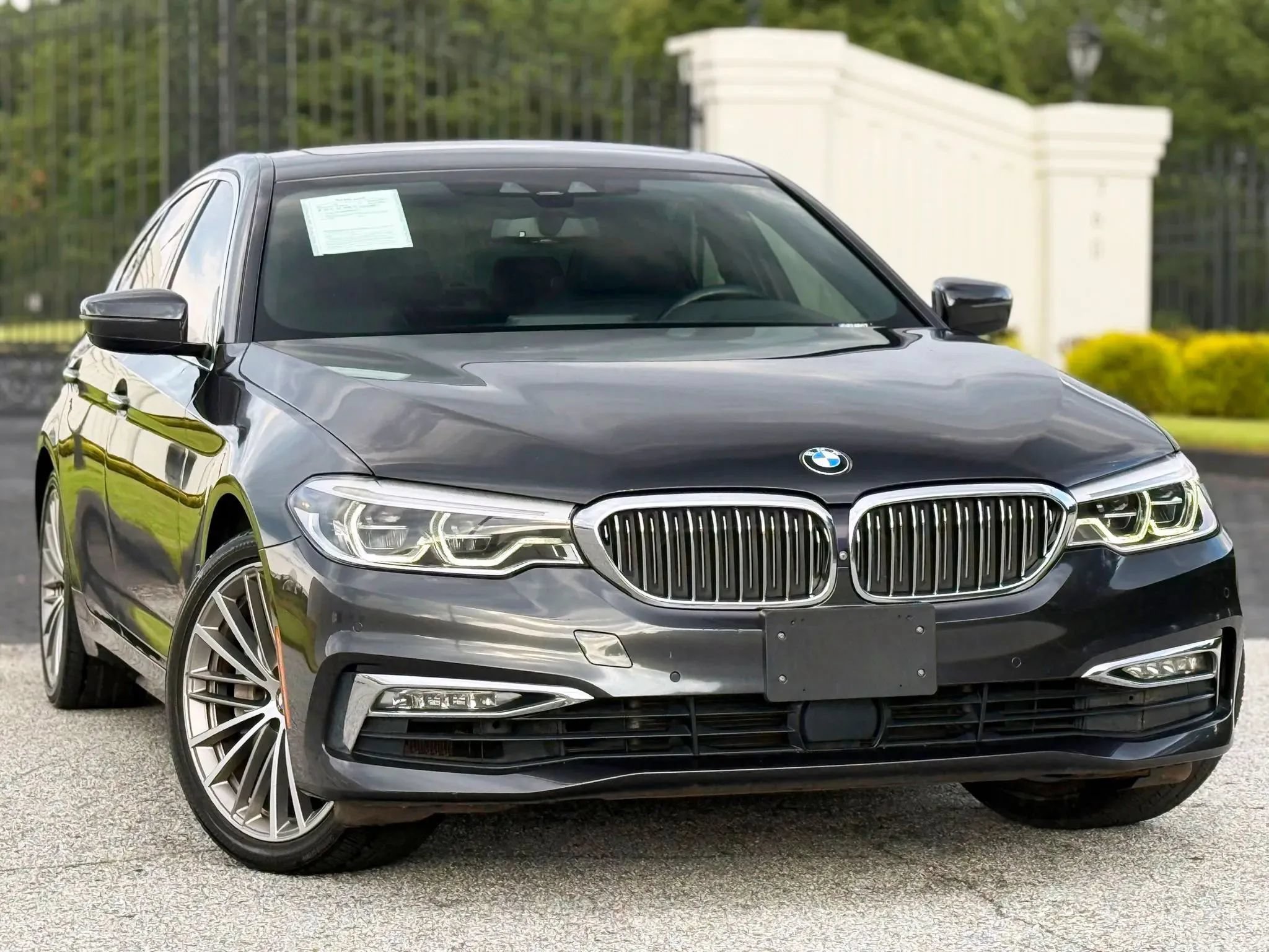Used 2018 BMW 530e xDrive AWD/4WD image 4