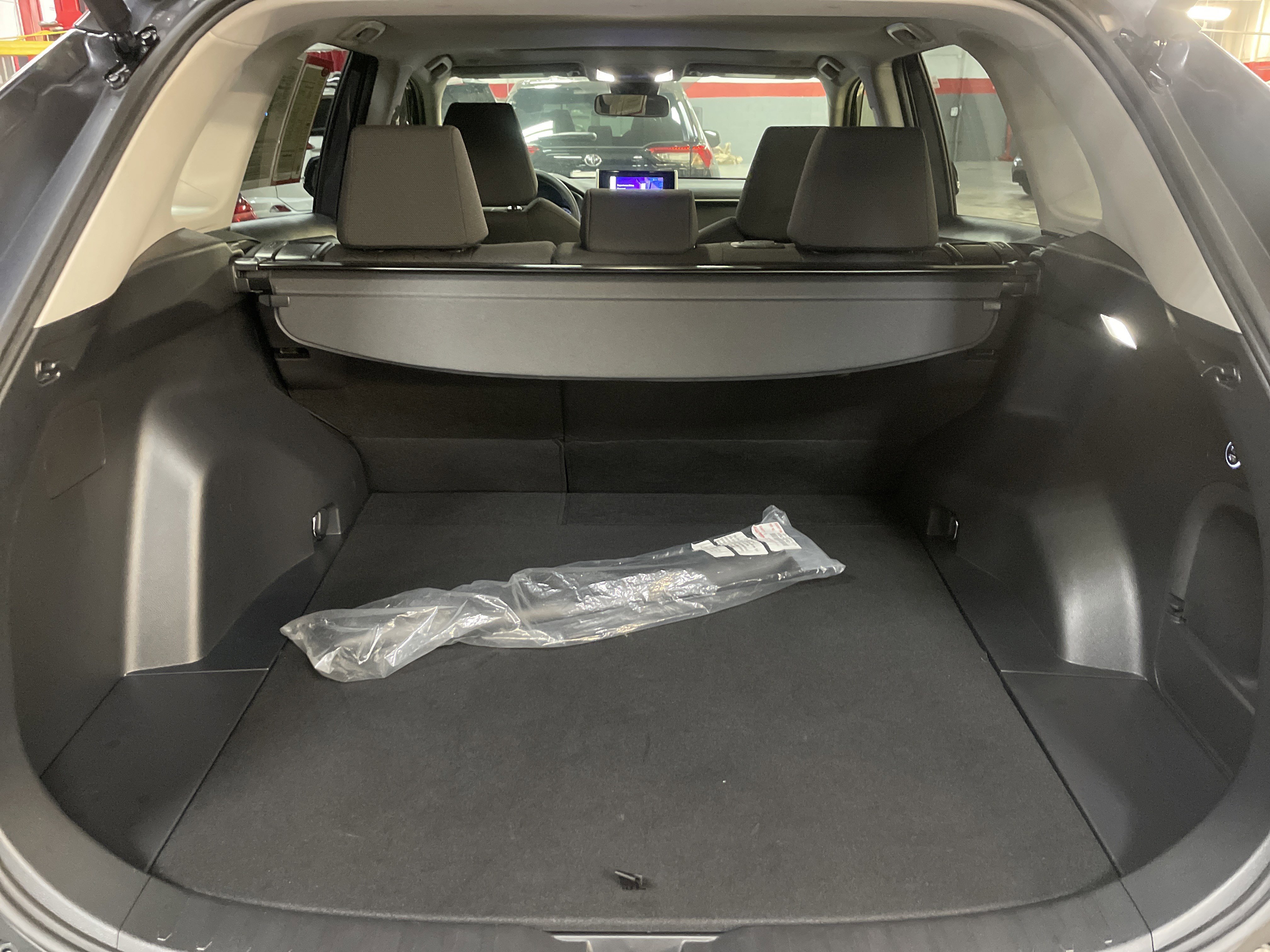 Used 2025 Toyota RAV4 XLE image 34