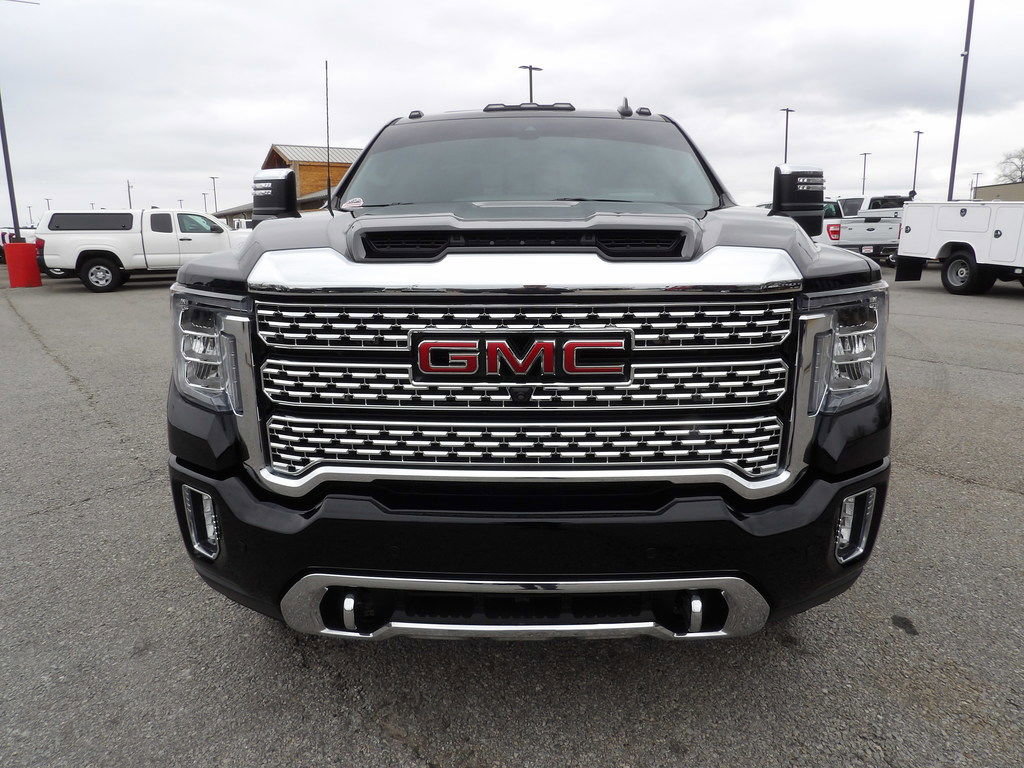 Used 2023 GMC Sierra 3500 Denali w/ Denali Ultimate Package AWD/4WD image 12
