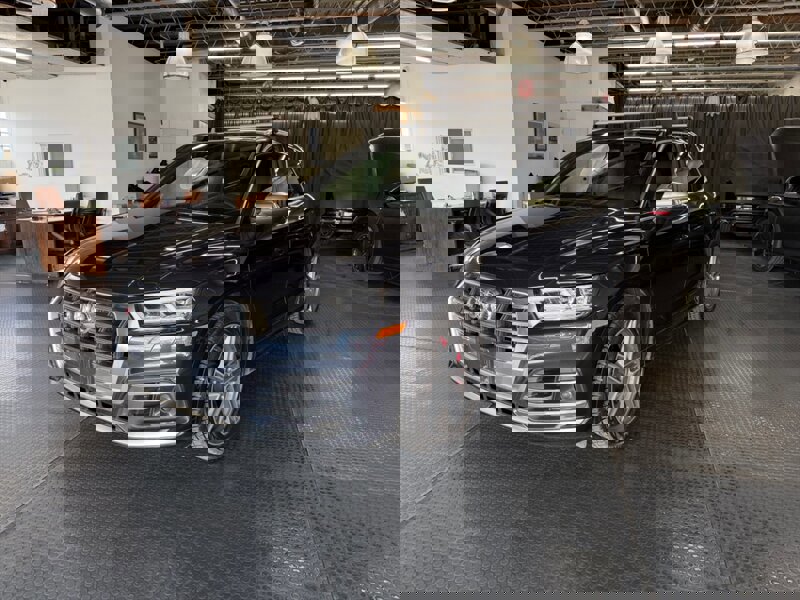 Used 2019 Audi SQ5 Prestige AWD/4WD image 6