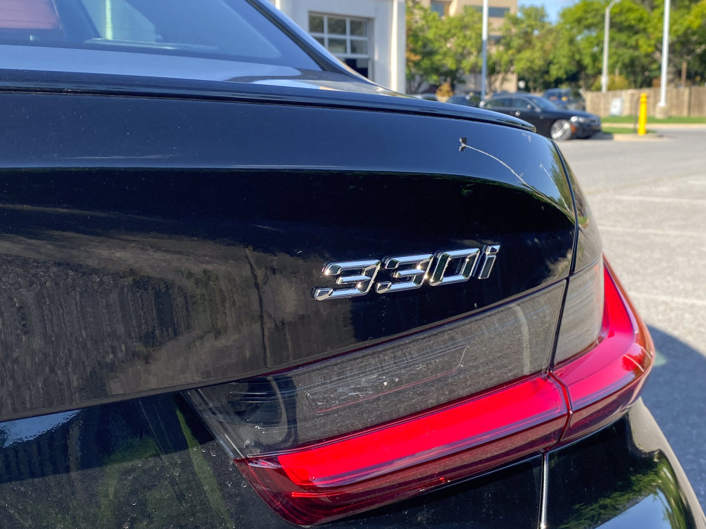 New 2026 BMW 330i xDrive Sedan w/ M Sport Package AWD/4WD image 7