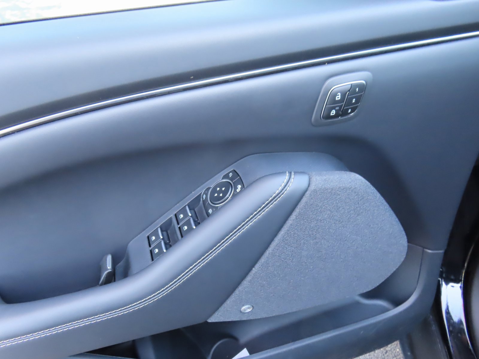 Used 2025 Ford Mustang Mach-E Premium image 14