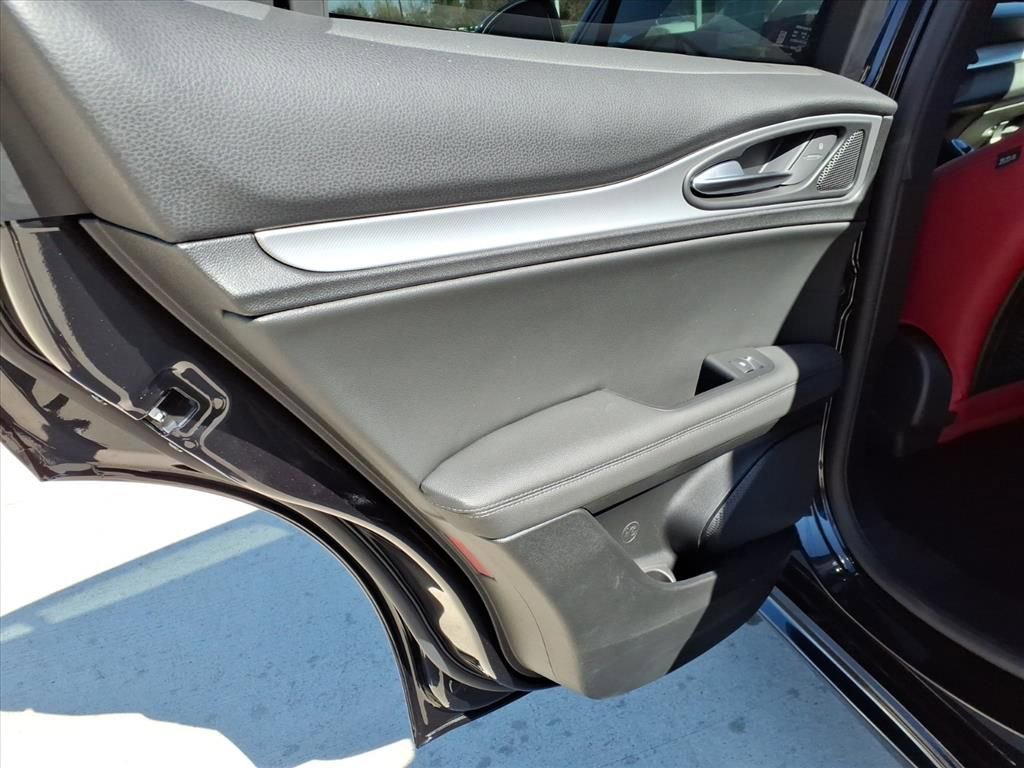 New 2026 Alfa Romeo Stelvio Sprint w/ Convenience Package image 11