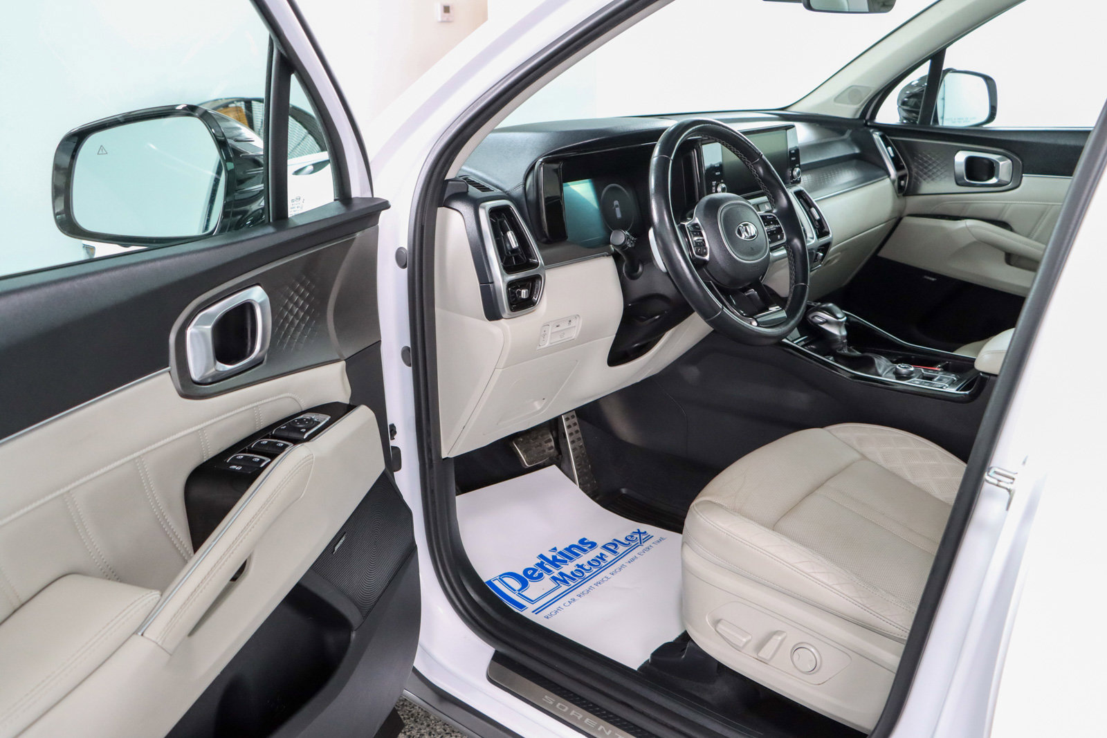 Used 2021 Kia Sorento SX image 3