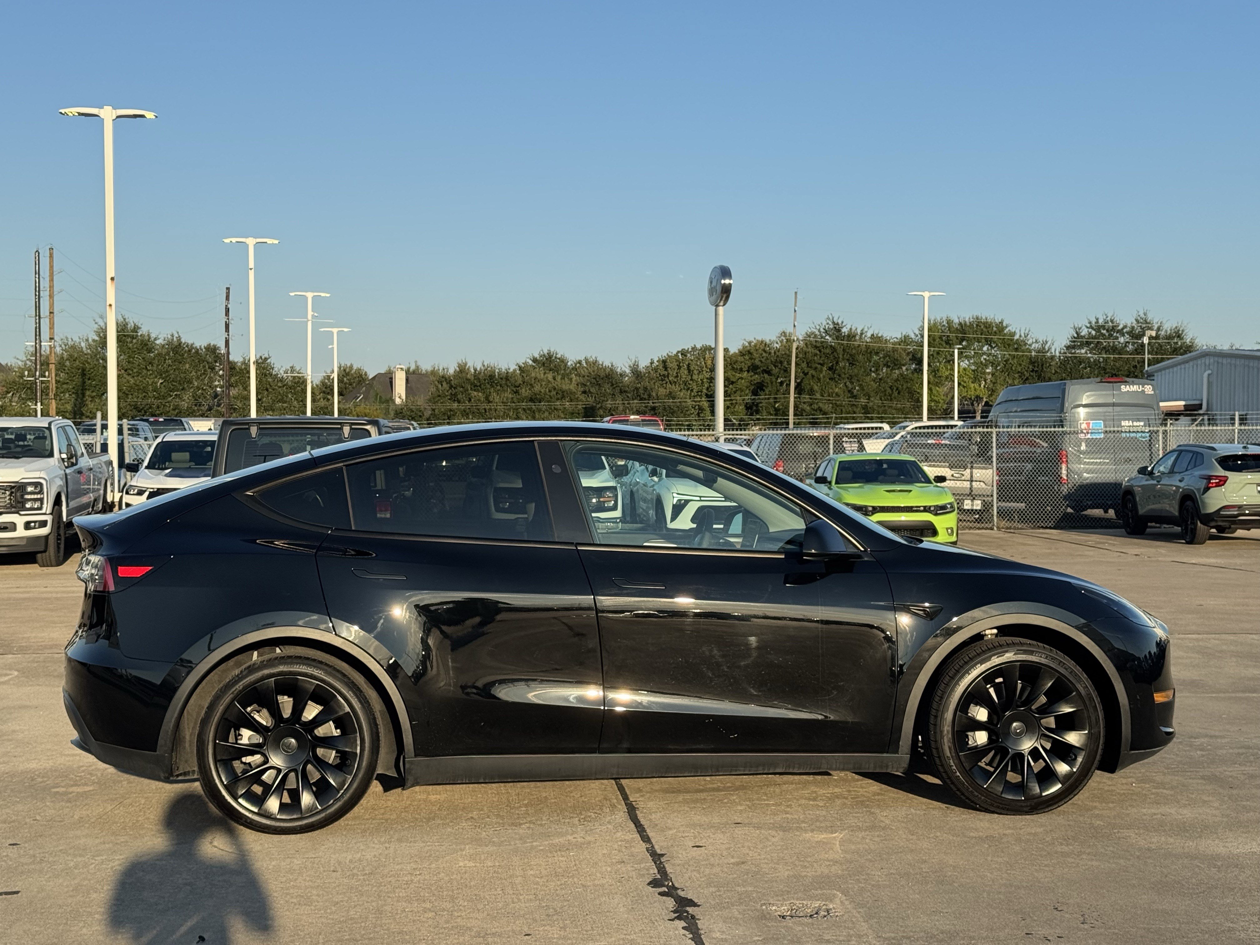 Used 2023 Tesla Model Y Long Range AWD/4WD image 6