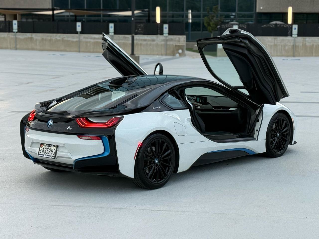 Used 2019 BMW i8 Coupe AWD/4WD image 37