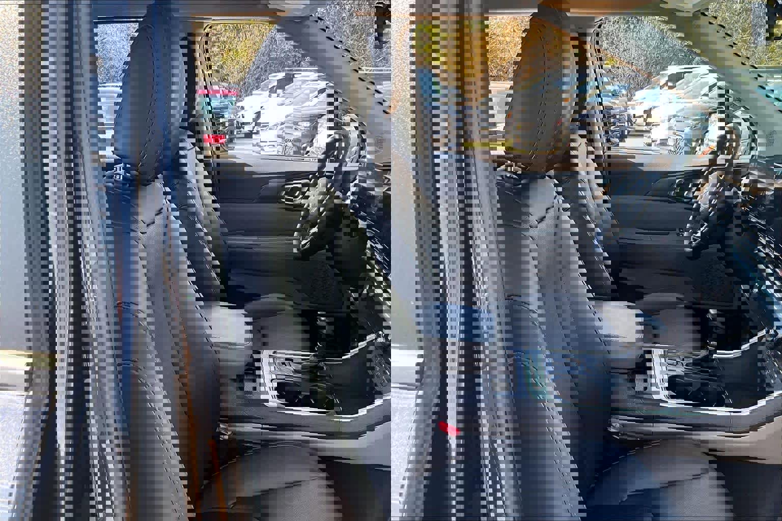 Used 2025 Kia Carnival image 8