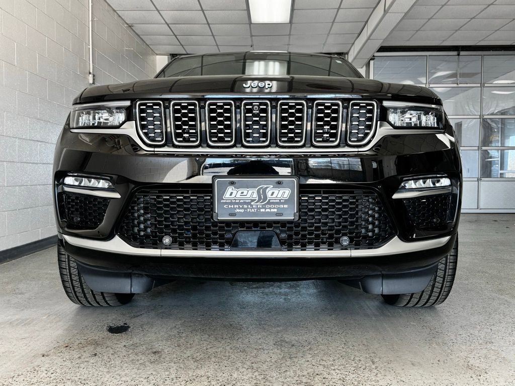 Certified 2023 Jeep Grand Cherokee Summit image 4