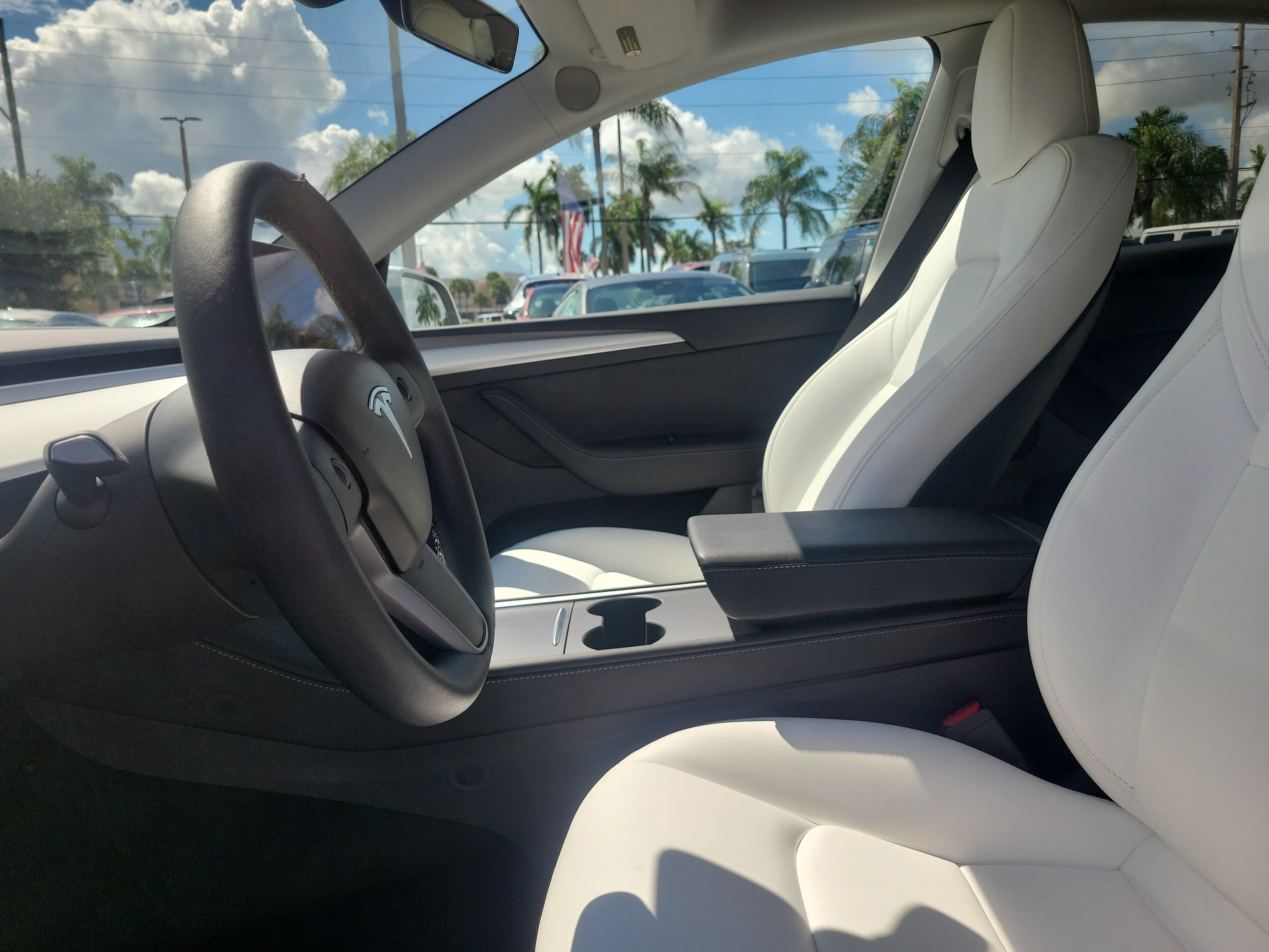 Used 2024 Tesla Model Y Long Range RWD image 19