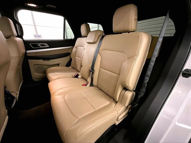 Used 2017 Ford Explorer XLT w/ Equipment Group 202A AWD/4WD image 26