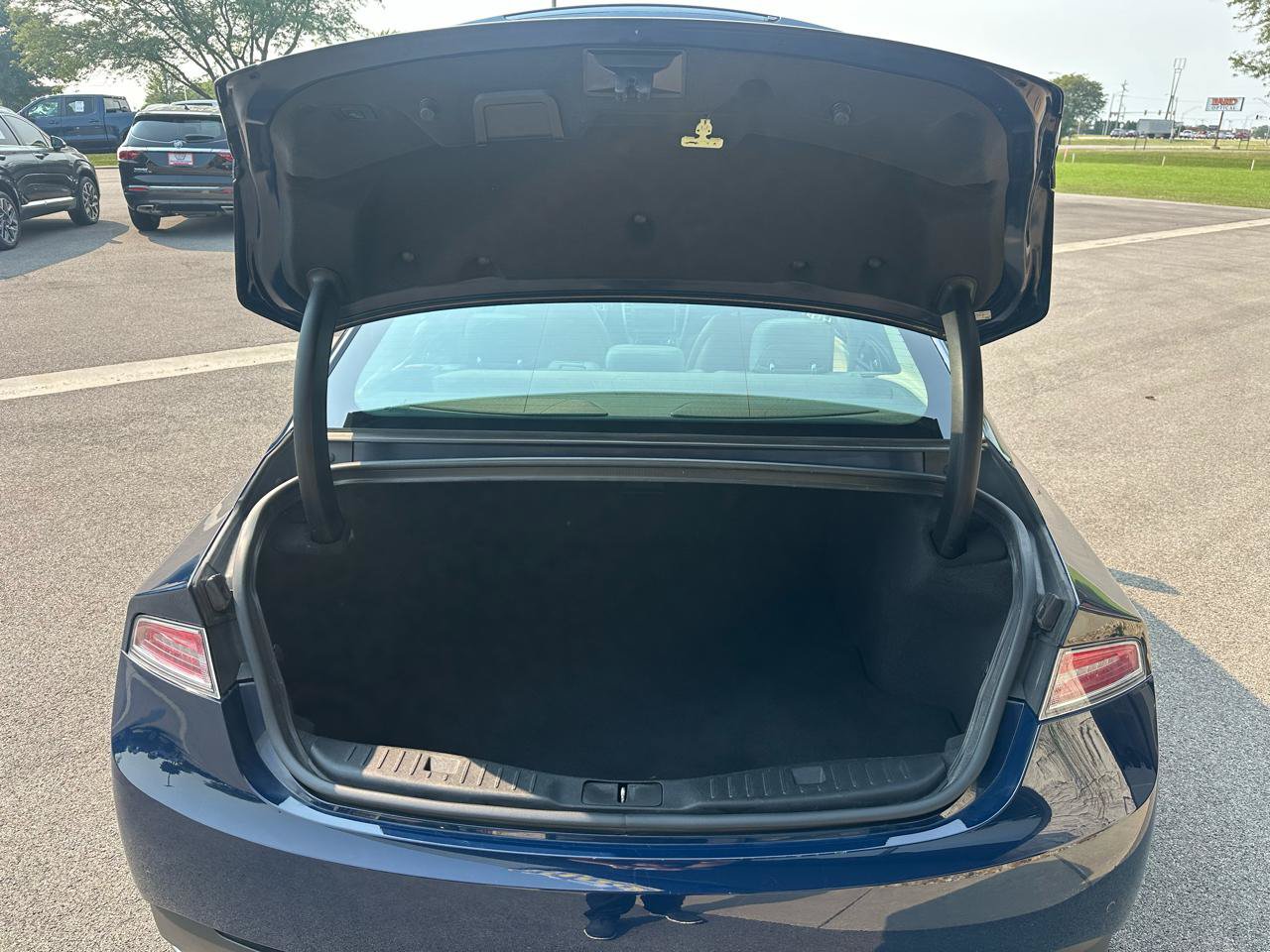 Used 2018 Lincoln MKZ Reserve w/ Climate Package AWD/4WD image 16