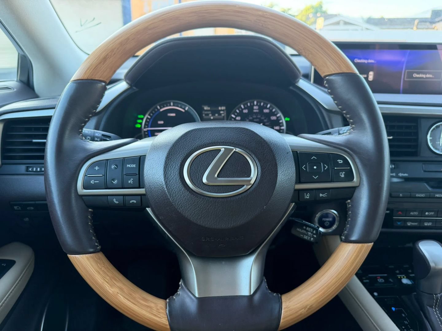 Used 2017 Lexus RX 450h AWD image 18