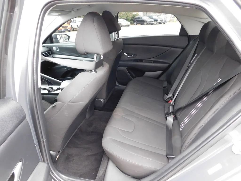 Used 2023 Hyundai Elantra SEL image 9