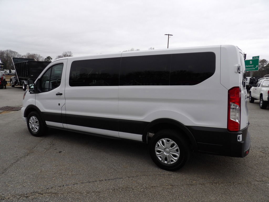 Used 2023 Ford Transit 350 XLT RWD image 4