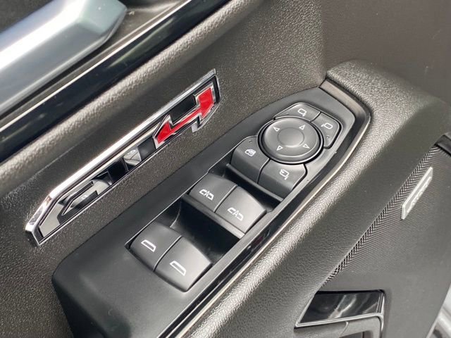Used 2023 GMC Sierra 1500 AT4 w/ Technology Package AWD/4WD image 12