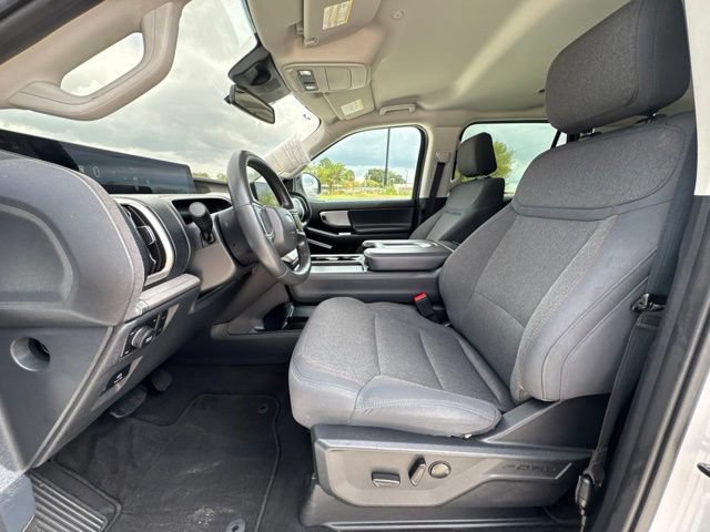 Used 2025 Ford Expedition Max Active AWD/4WD image 2
