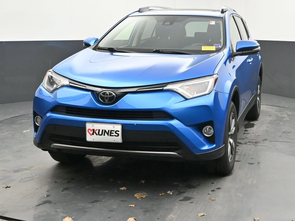 Used 2018 Toyota RAV4 XLE image 4
