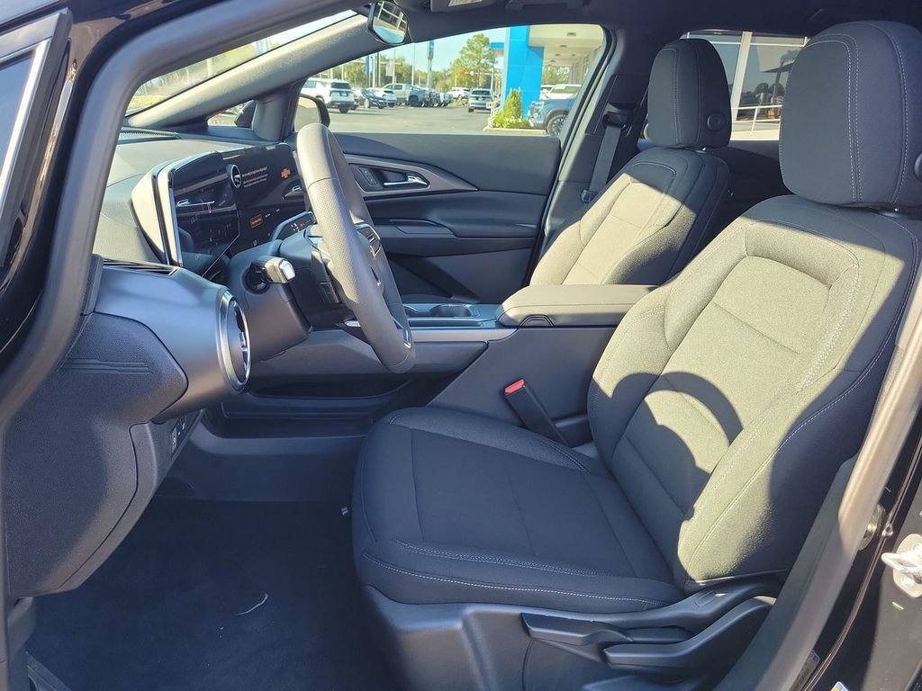 New 2026 Chevrolet Equinox EV LT image 18