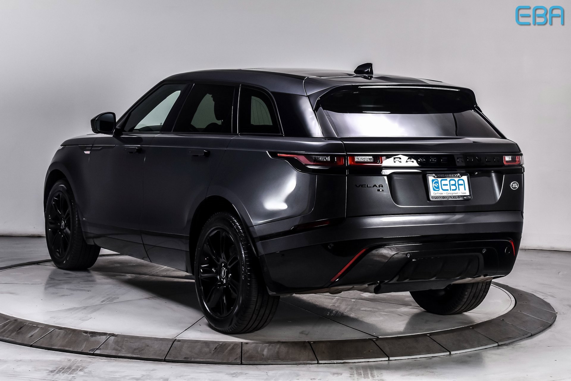 Used 2021 Land Rover Range Rover Velar R-Dynamic S image 4