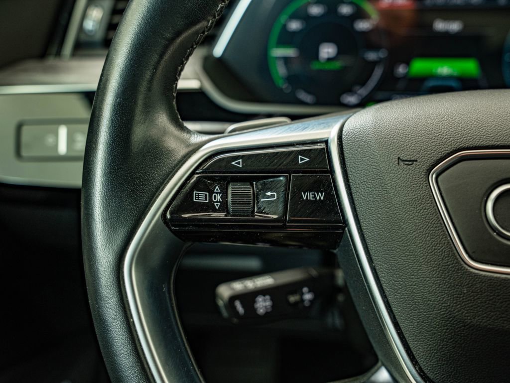 Used 2022 Audi e-tron Premium Plus w/ Premium Plus Package image 21