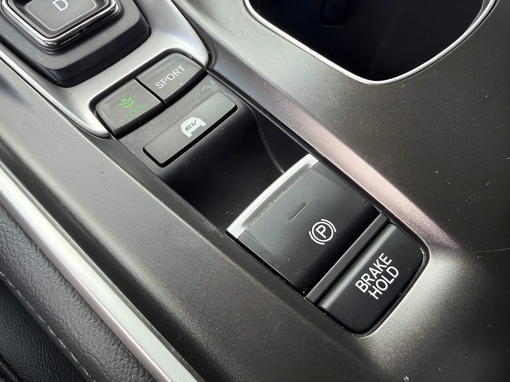 Certified 2022 Honda Accord Touring image 32