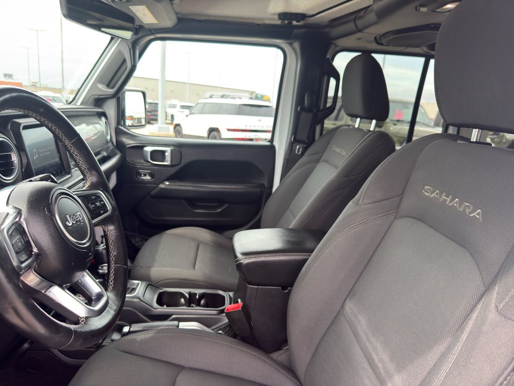 Used 2018 Jeep Wrangler Unlimited Sahara AWD/4WD image 25
