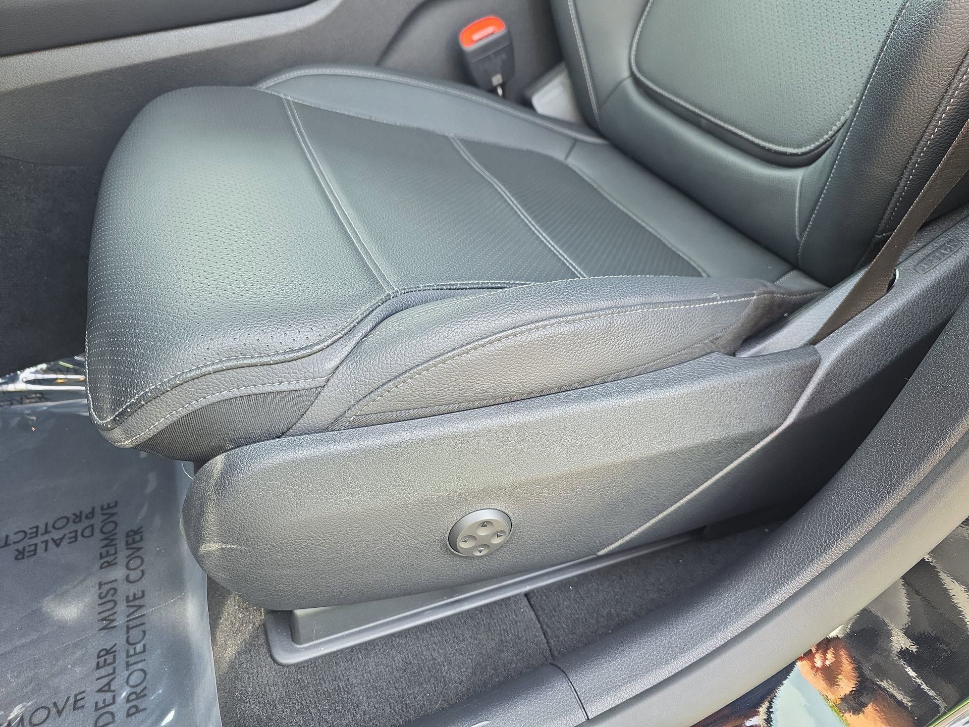 Certified 2025 Mercedes-Benz GLC 300 4MATIC image 28