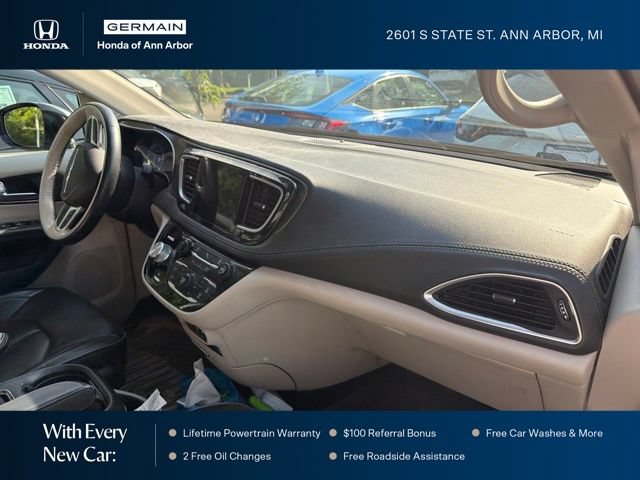 Used 2019 Chrysler Pacifica Limited FWD image 5