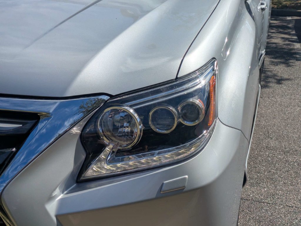 Used 2016 Lexus GX 460 w/ Premium Package AWD/4WD image 10