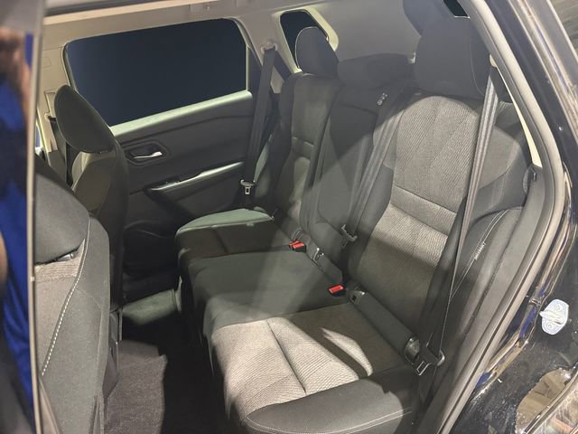 Used 2024 Nissan Rogue SV image 13