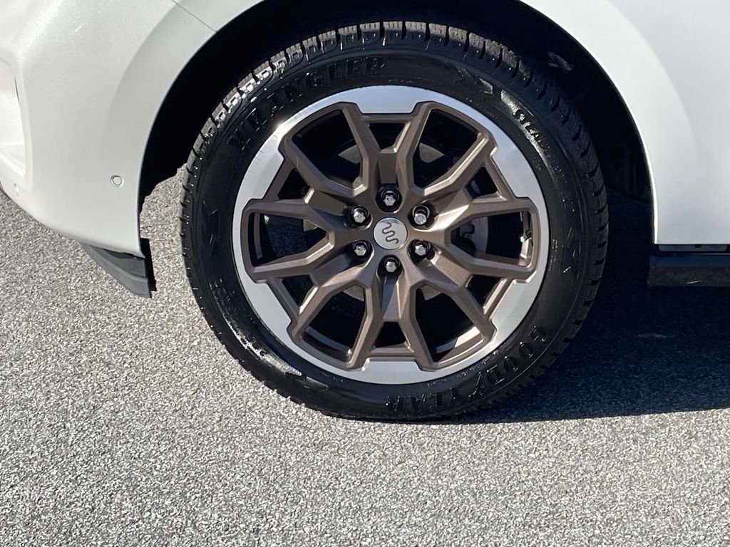 Used 2025 Ford Expedition Max King Ranch image 9