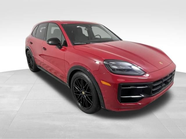 Used 2025 Porsche Cayenne GTS image 9
