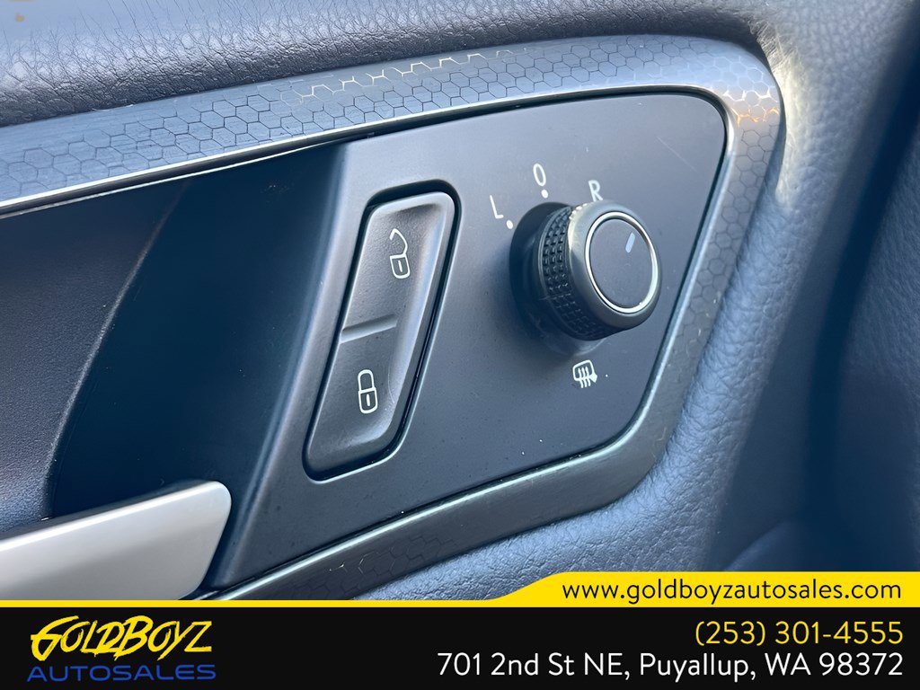 Used 2021 Volkswagen GTI SE image 28