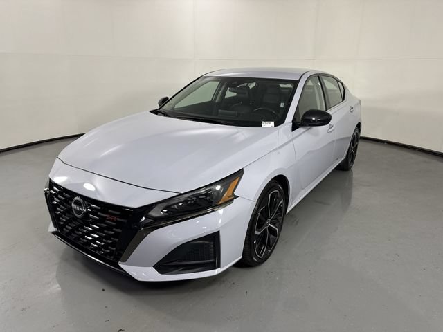 Used 2024 Nissan Altima 2.5 SR FWD image 24