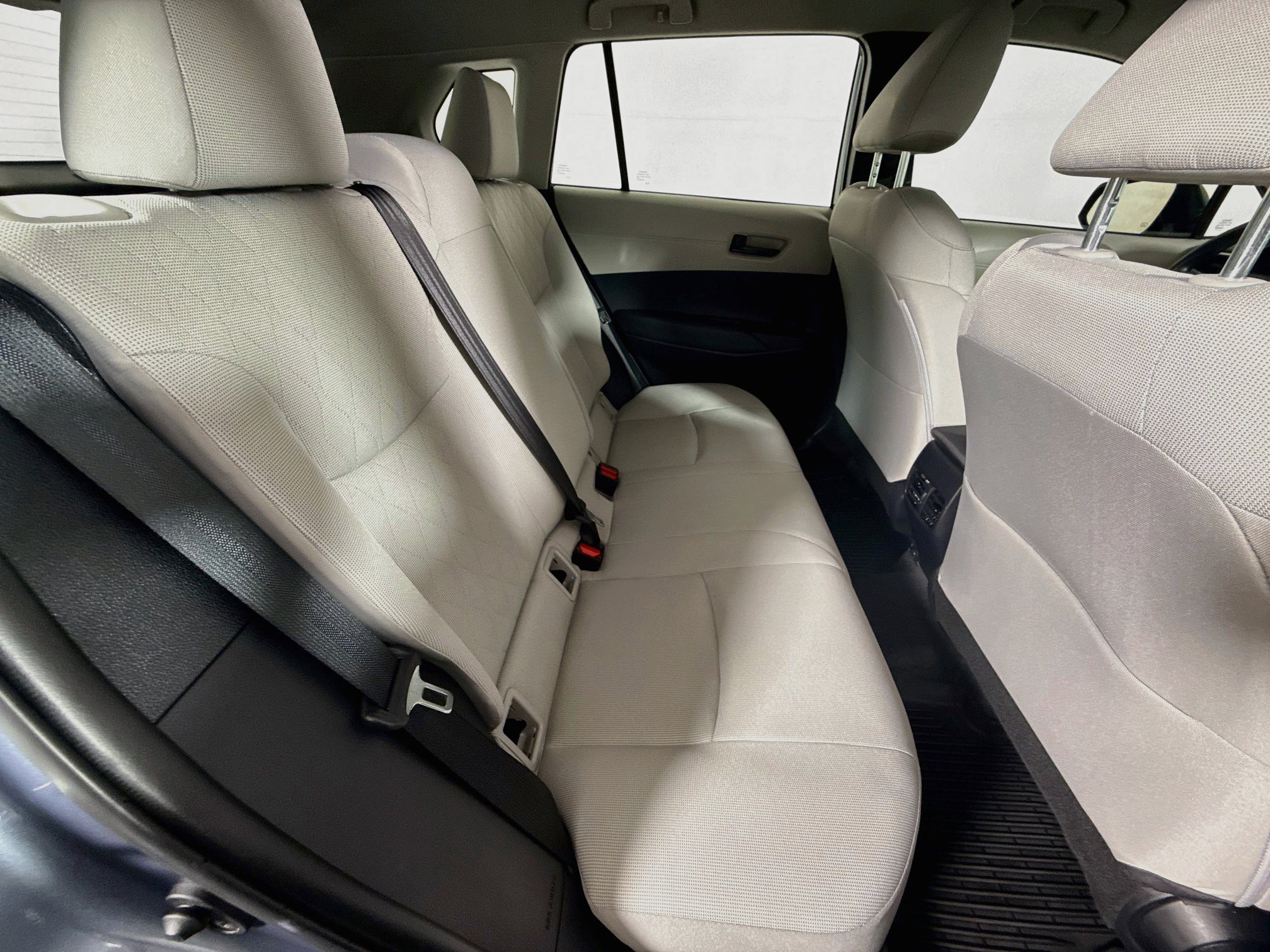 Used 2025 Toyota Corolla Cross L FWD image 25