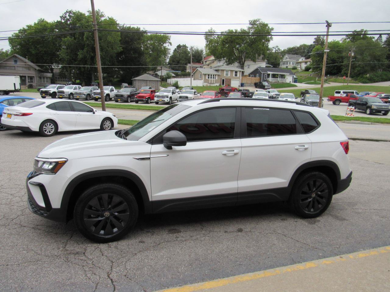 Used 2024 Volkswagen Taos S FWD image 10