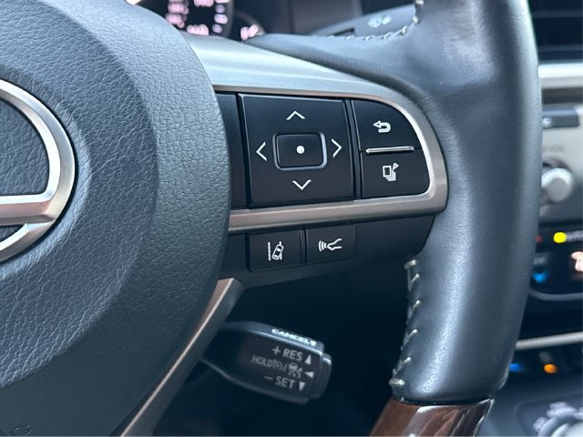 Used 2018 Lexus ES 350 w/ Luxury Package w/Wood Trim FWD image 33