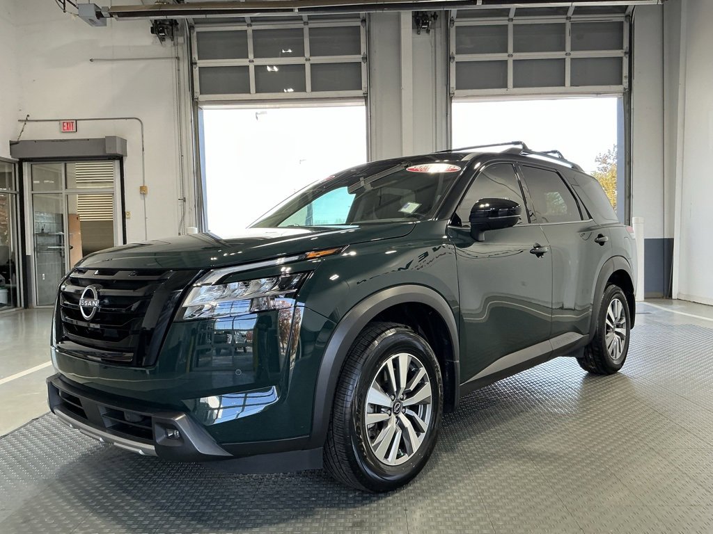 Used 2023 Nissan Pathfinder SL w/ Lighting Package (N92) image 2