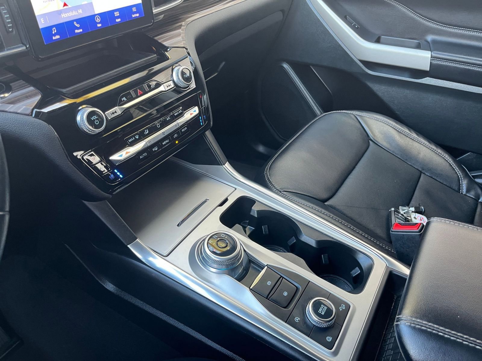 Used 2023 Ford Explorer Limited image 45