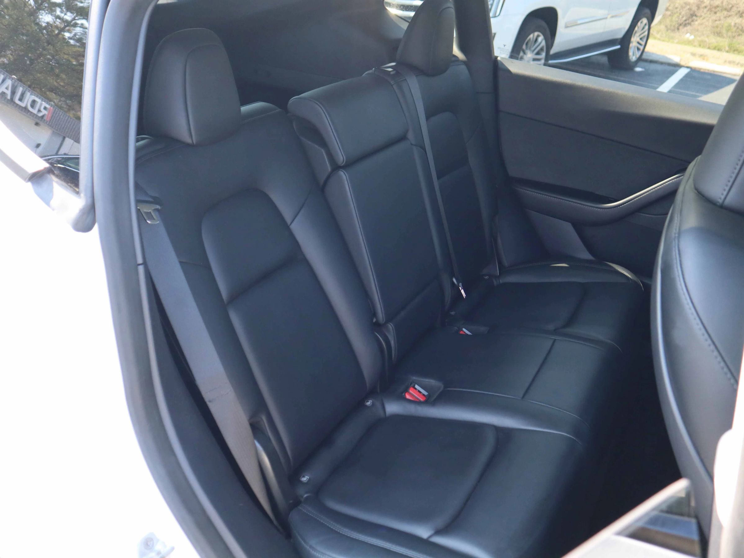 Used 2020 Tesla Model Y Long Range image 4