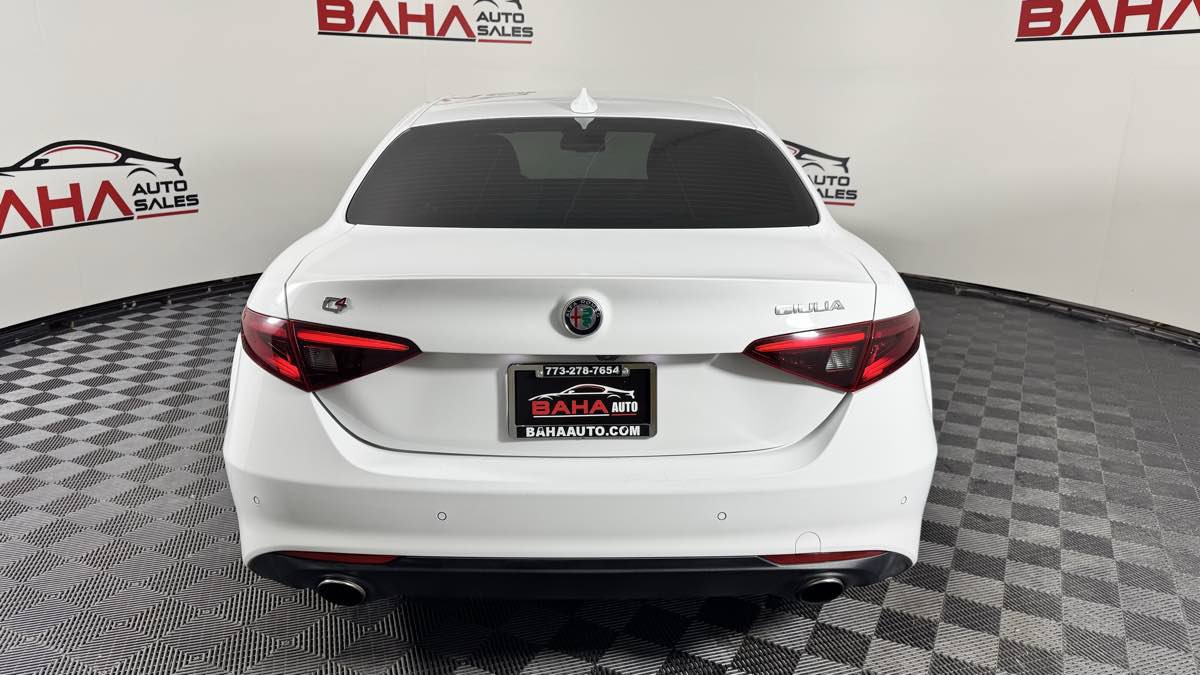 Used 2019 Alfa Romeo Giulia Ti AWD/4WD image 7