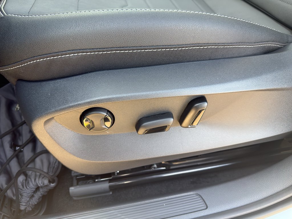 New 2026 Volkswagen Taos SE FWD image 11