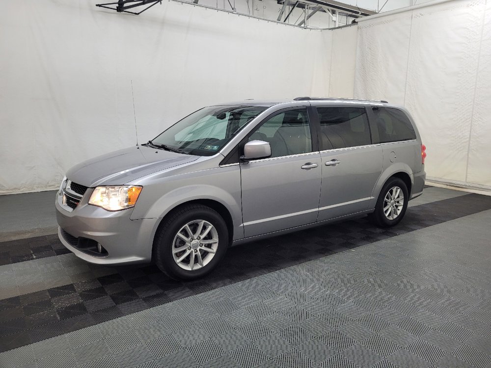 Used 2019 Dodge Grand Caravan SXT w/ Driver Convenience Group FWD image 2