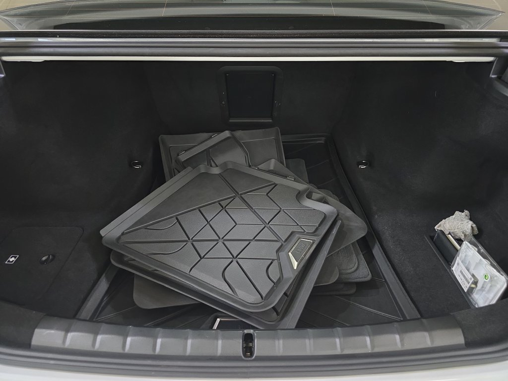 Certified 2023 BMW 740i RWD image 27