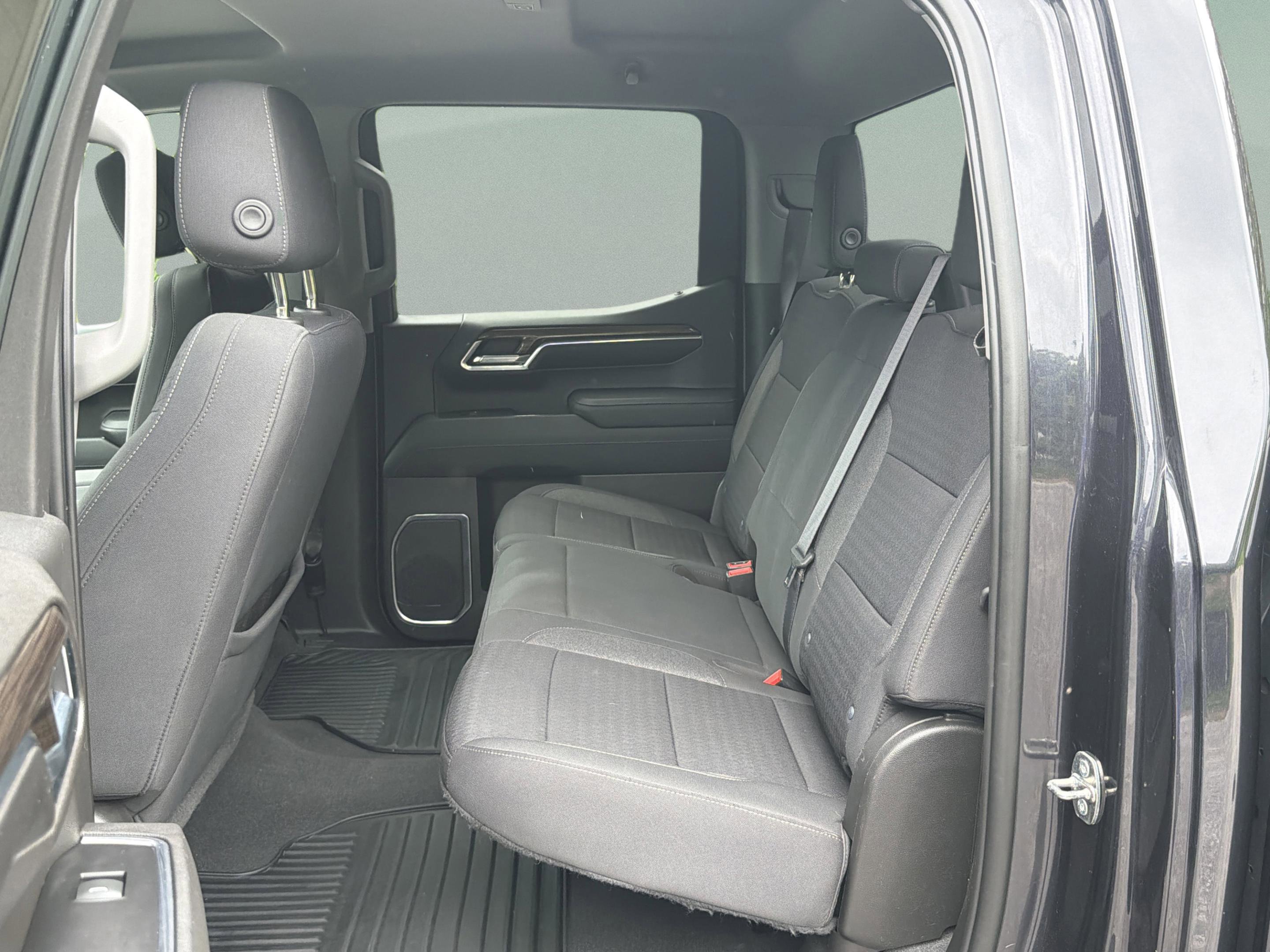Used 2022 Chevrolet Silverado 1500 LT AWD/4WD image 25