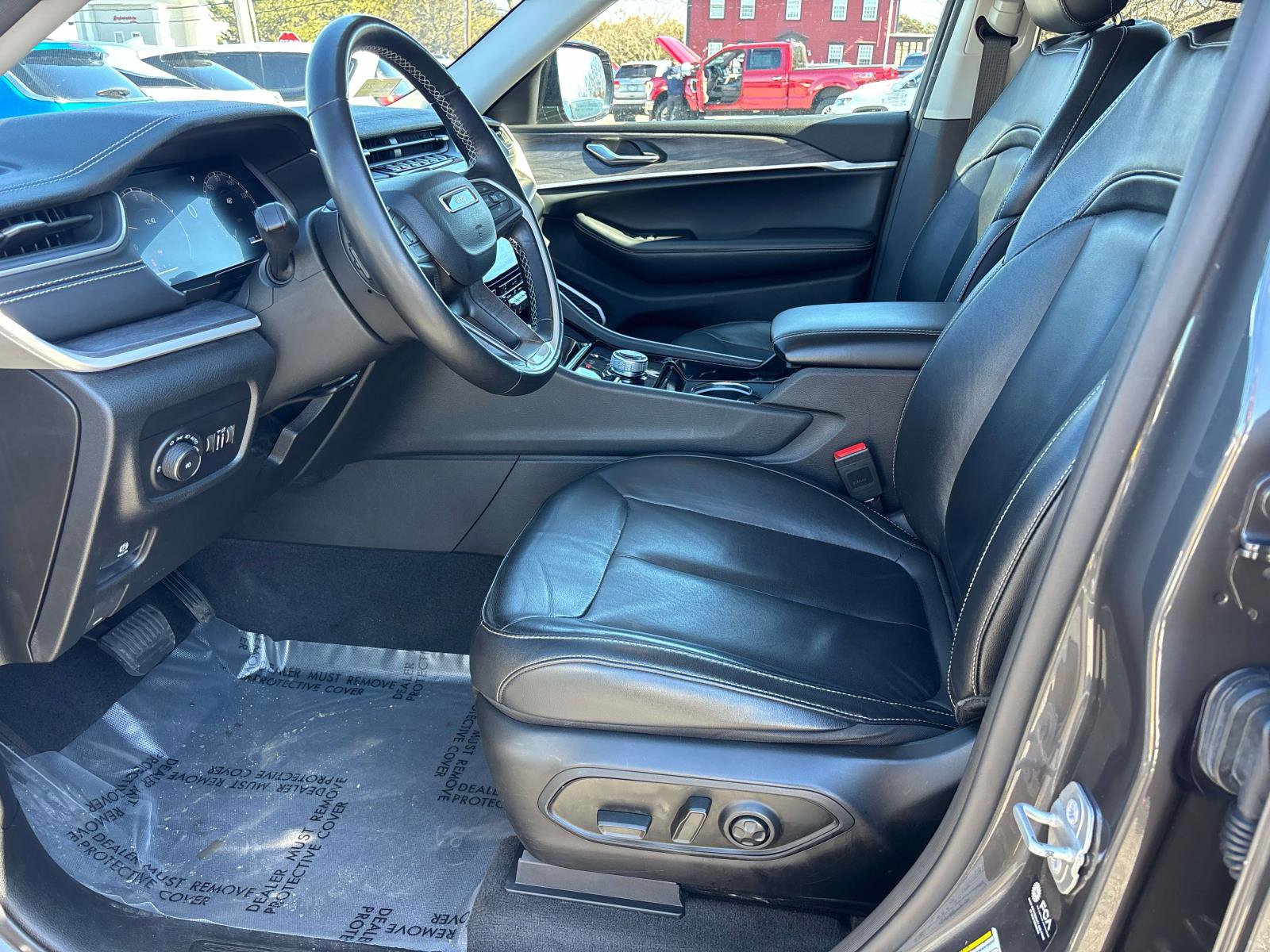 Certified 2022 Jeep Grand Cherokee L Limited AWD/4WD image 7